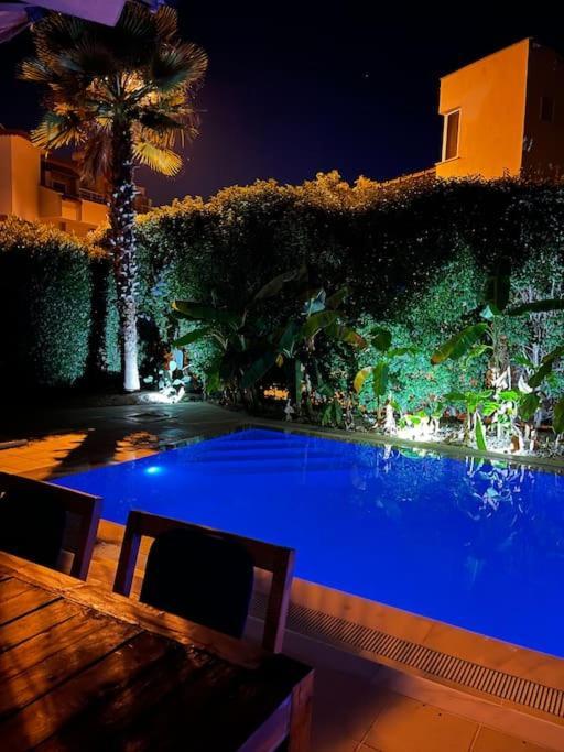 Excellent 3 Storey Villa With A Swimming Pool 贝莱克 外观 照片