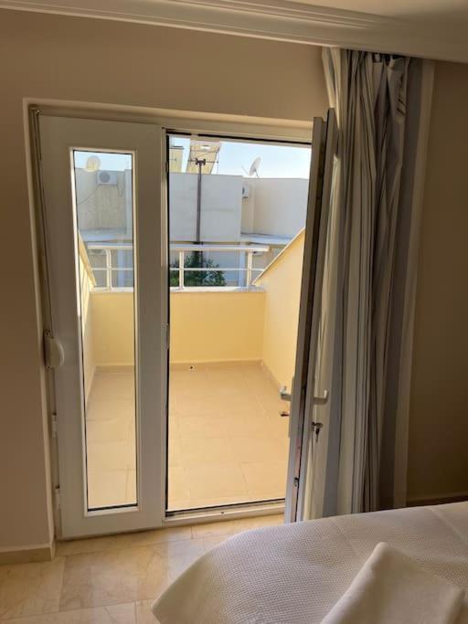 Excellent 3 Storey Villa With A Swimming Pool 贝莱克 外观 照片
