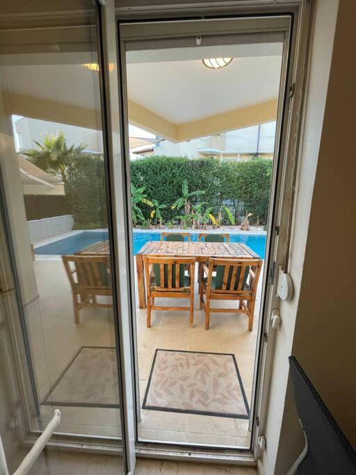 Excellent 3 Storey Villa With A Swimming Pool 贝莱克 外观 照片